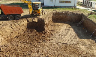 Рытье котлованов под фундамент в Городце – цена от 2600 руб. за м3 | 2Землекопа-Грд
