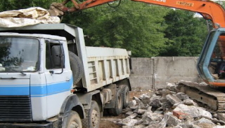 Вывоз строительного мусора с участка в Городце недорого от 1560 руб. | 2Землекопа-Грд